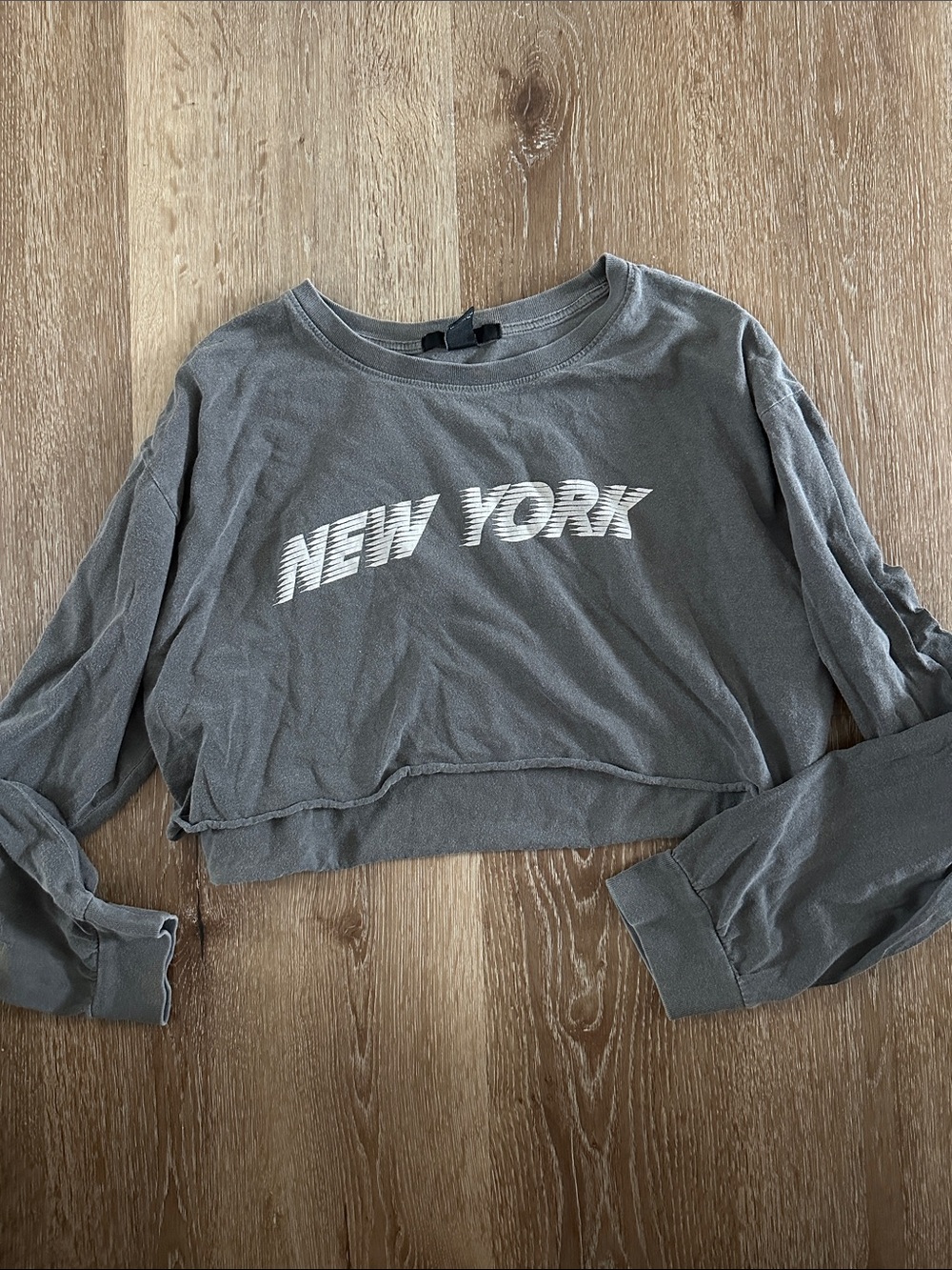 Vintage Forever 21 Cropped 'New York' Long Sleeve Top - Gray